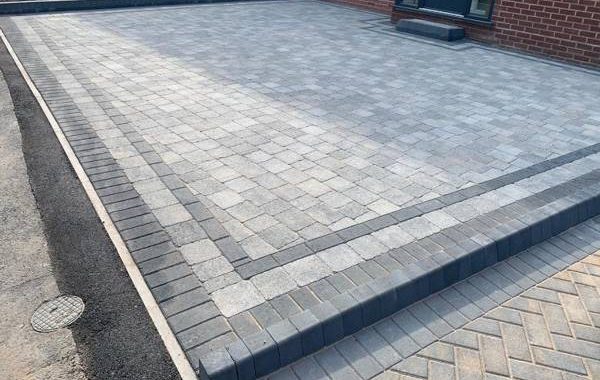 Parkir dengan Paving Block